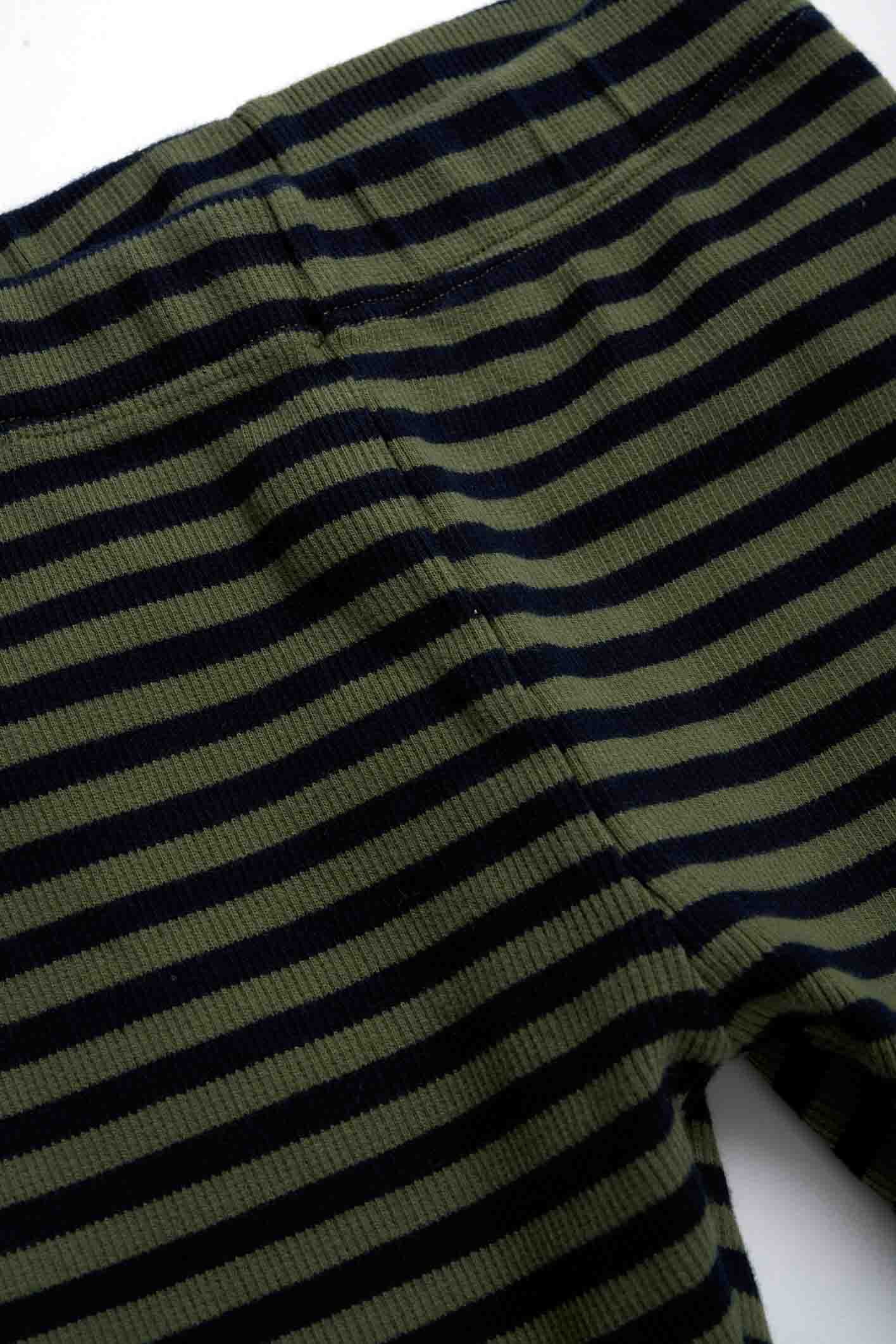 4977373