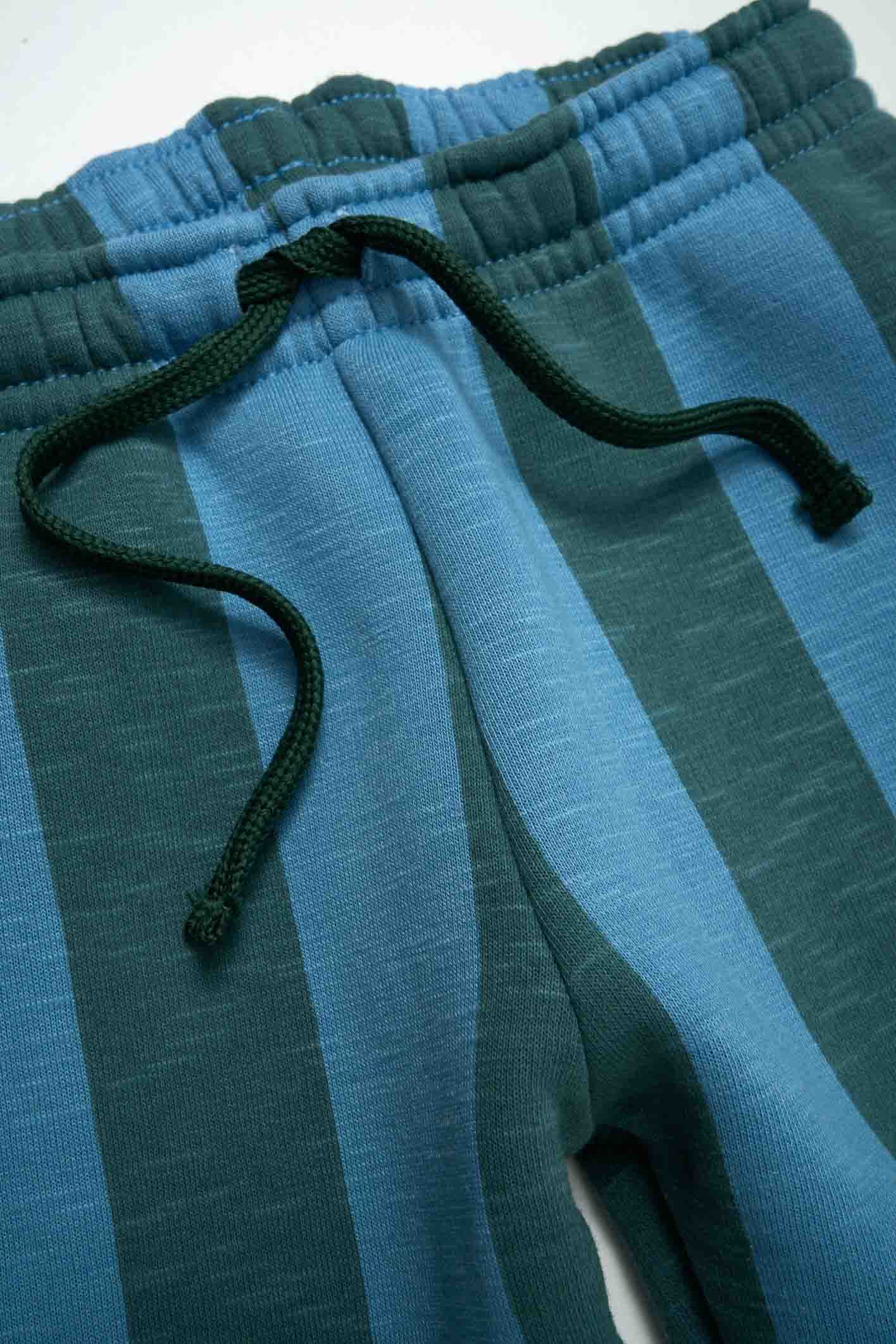 6751863