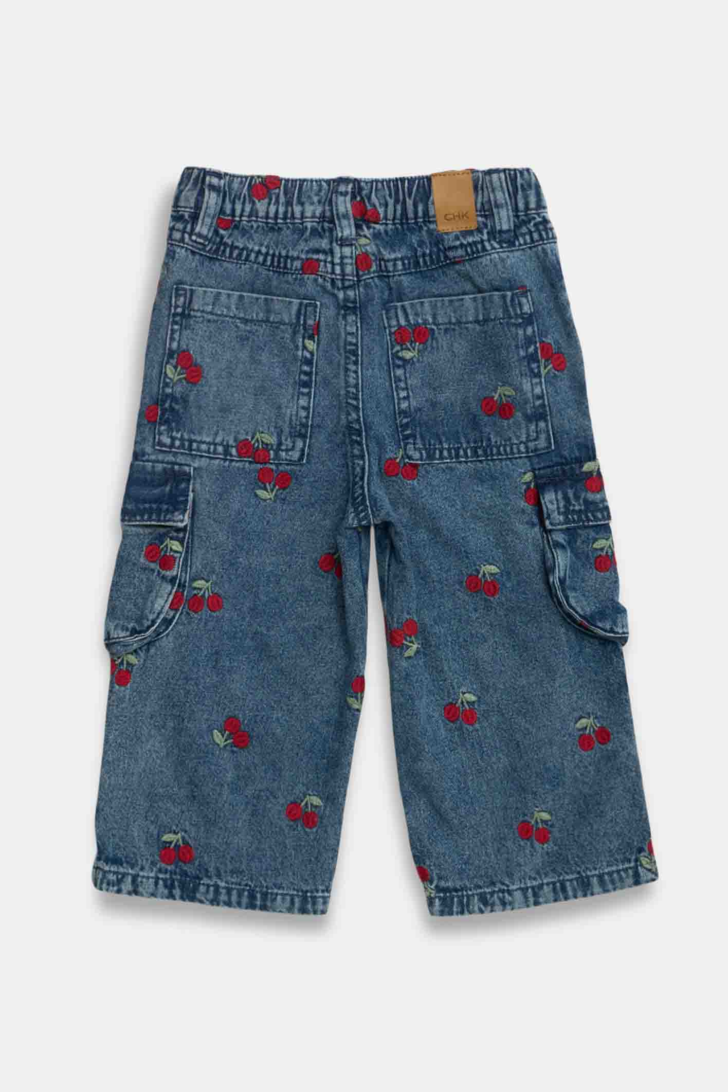 5604555
